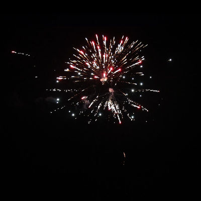 โรงงานจีน 48 นัด เค้ก ไฟเตอรี่ ประเภทเทศกาล ฉลอง ไฟเตอรี่กลางแจ้ง ไฟเตอรี่สําหรับขายส่ง